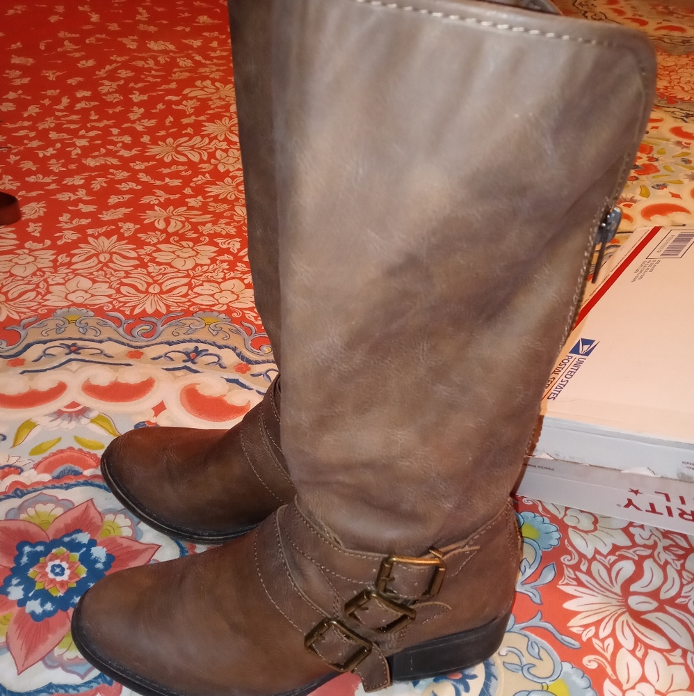 Madden girl boots 7.5